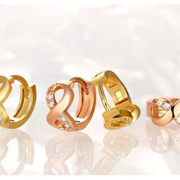 🥰INFINITY EARRINGS IN RoseGold or Gold colors - Picture 2 of 5